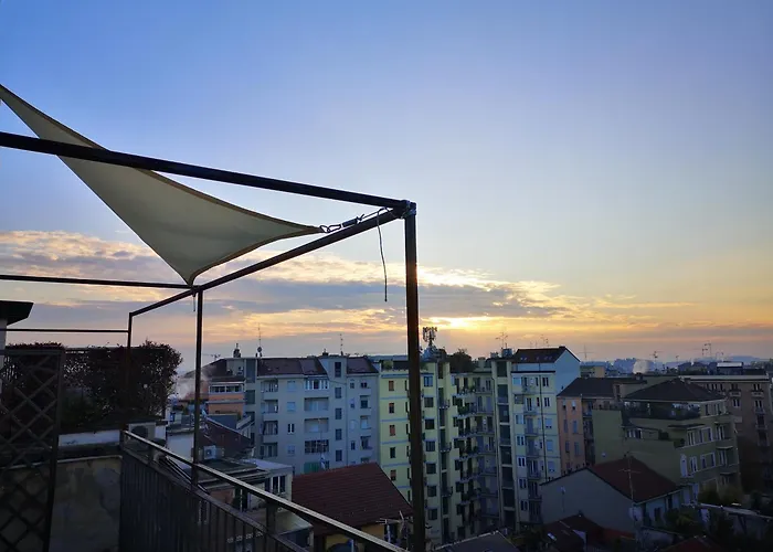 Milan Skyline In Citta Studi A 1 Minuto Dal Metro Con Terrazzo Wi-Fi E Netflix